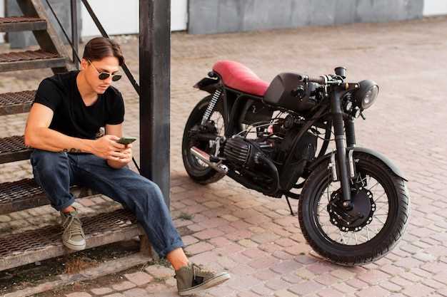 Customization Options: Personalizing Your Cafe Racer or Bobber